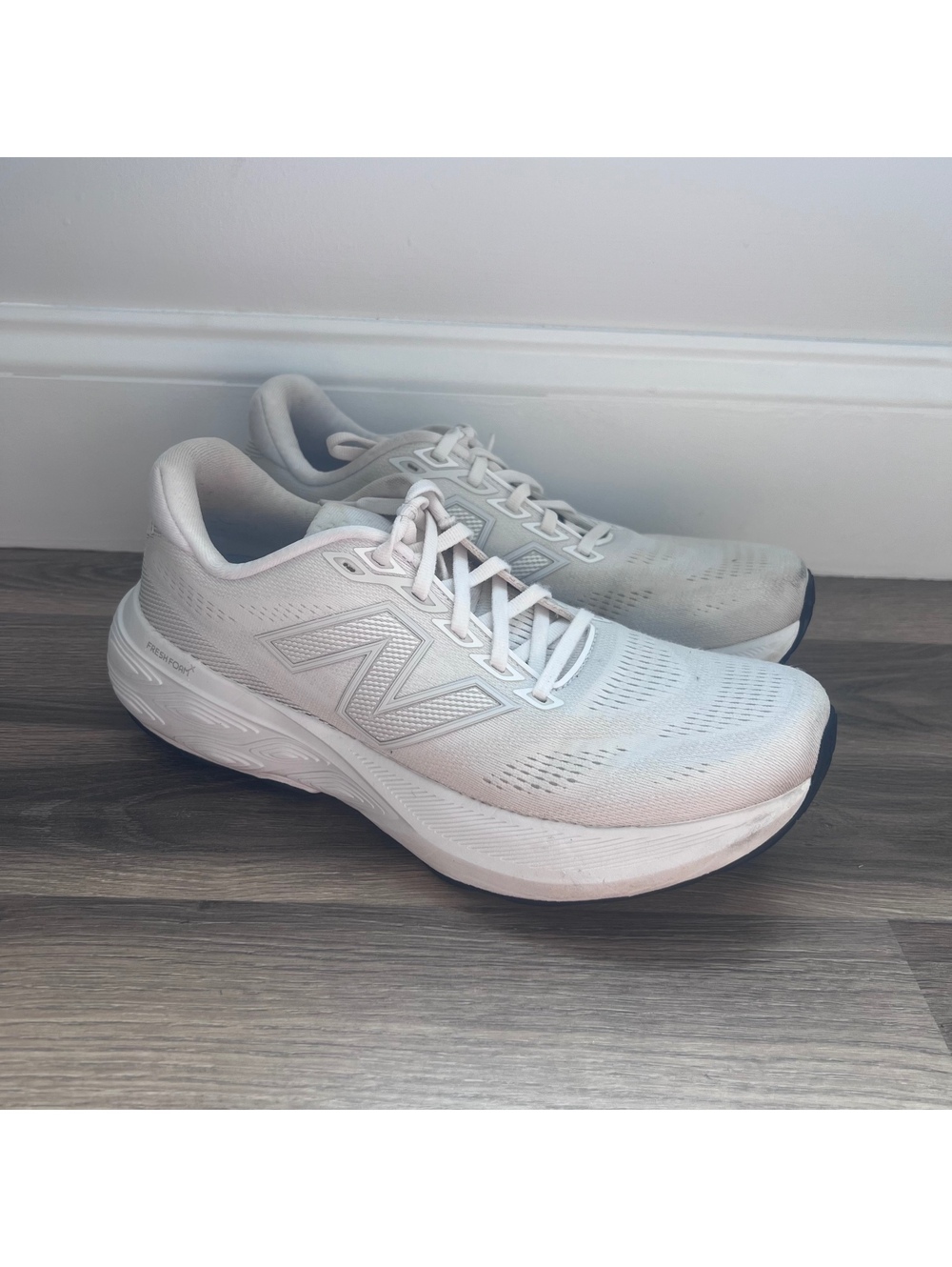 New Balance Men’s Size 9/Women’s Size 10.5